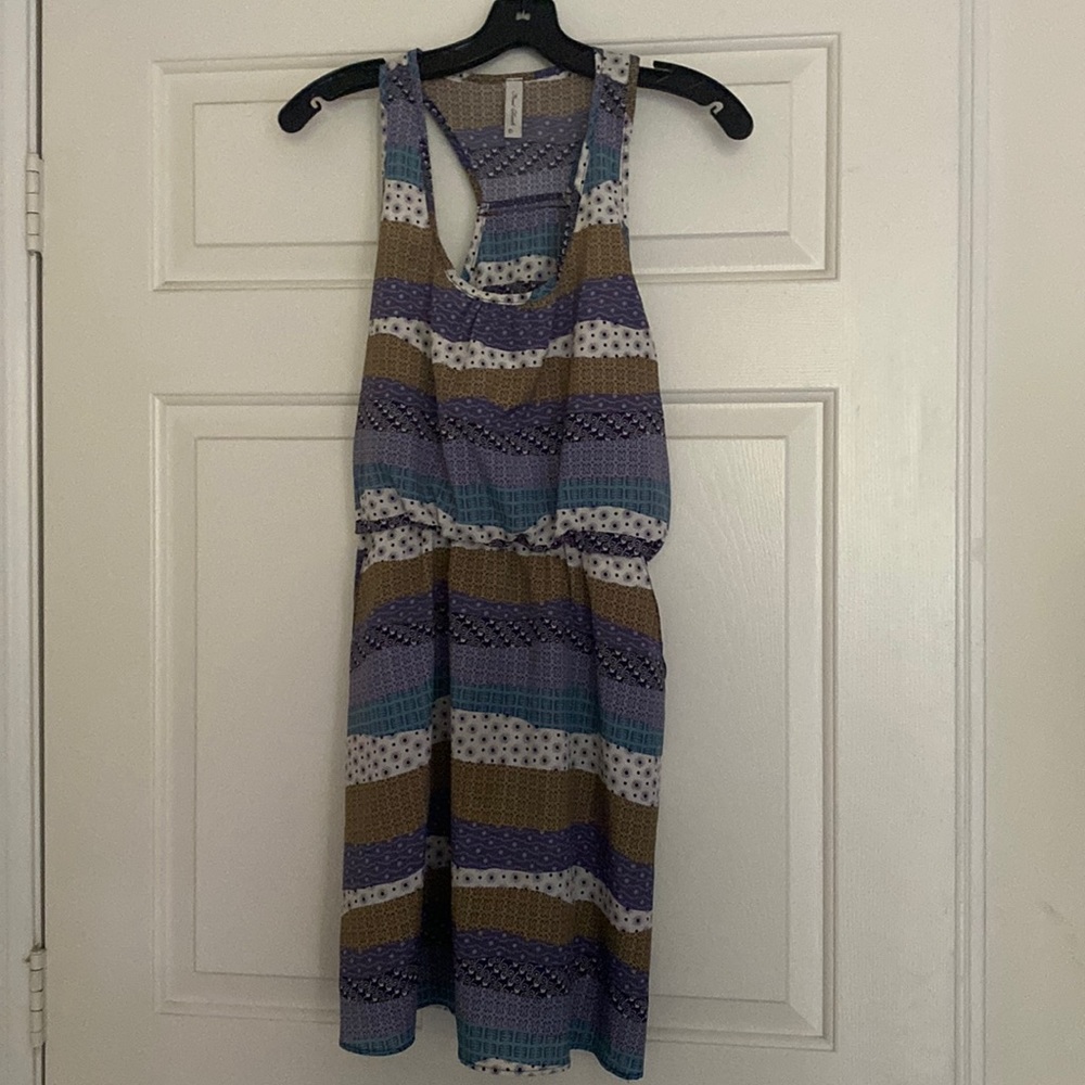 Adorable printed dress with pockets!